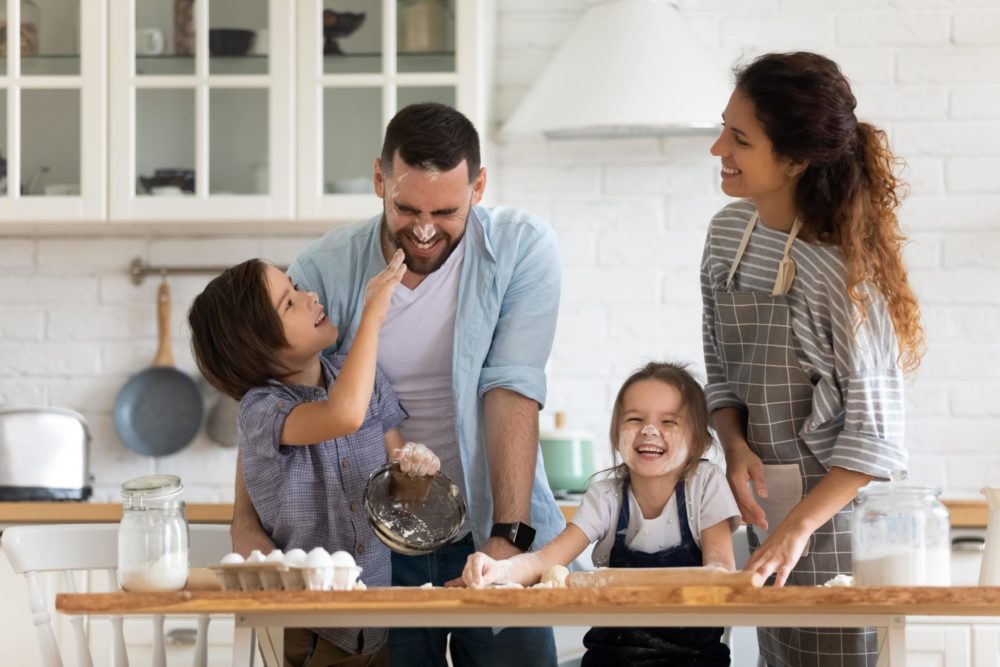 famille vivant dans une propriété démembrée